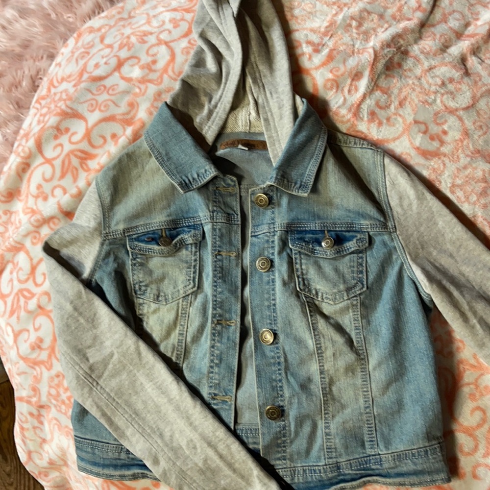 Super cute jeans jacket ** Small stain on back**